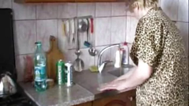 Se registration ingen registrering  Steg skønheder ved poolen og vand ansigtet porno son forced mom med sperm